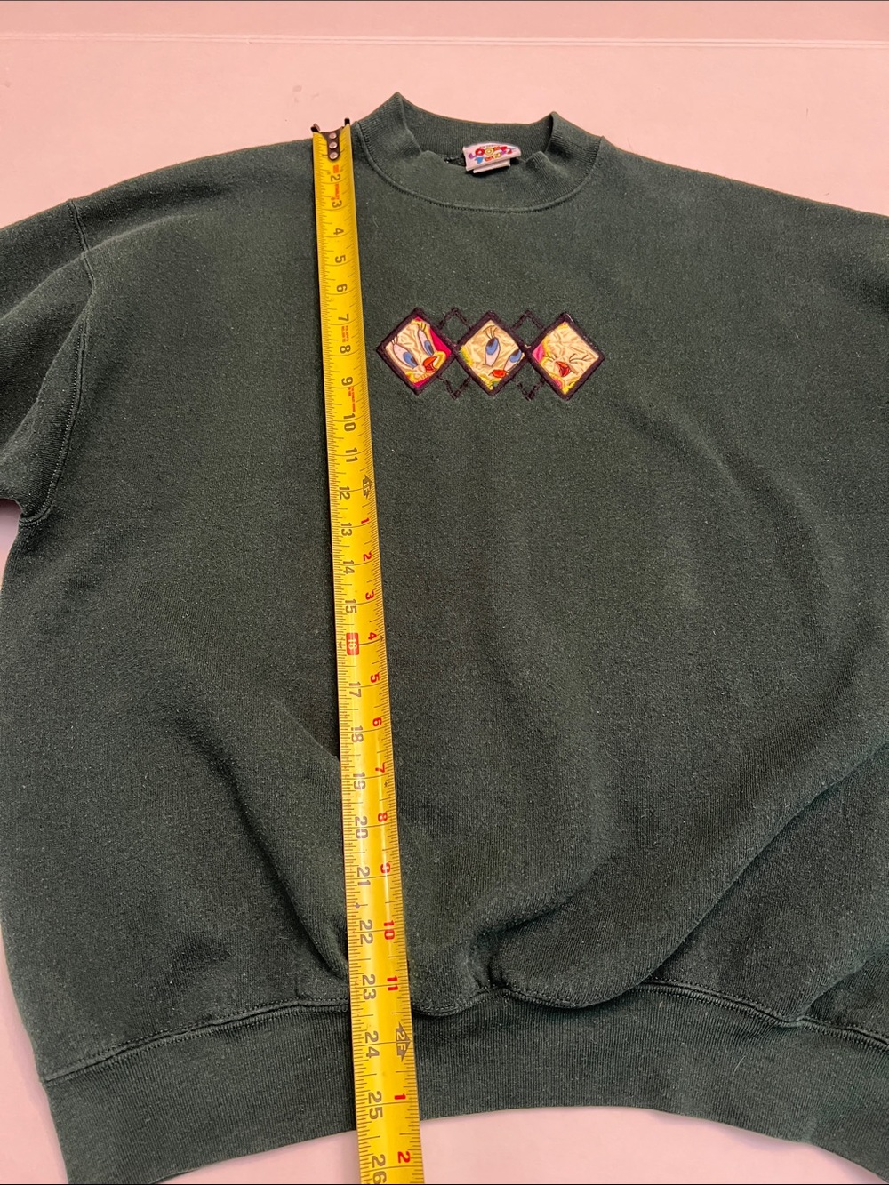 VINTAGE 90’s LOONEY TUNES WOMENS LARGE TWEETY BIRD PULLOVER CREWNECK SWEATSHIRT - Picture 9 of 10